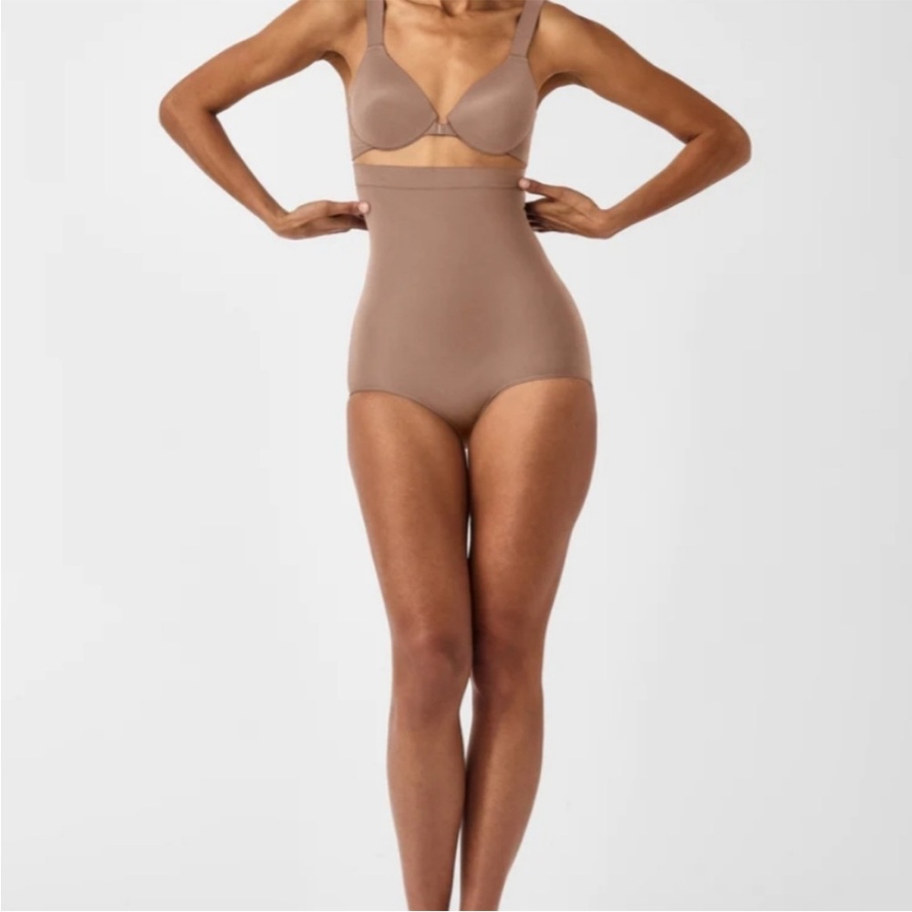 Spanx NWOT Power Series High‎ Waist Briefs size M cafe tan